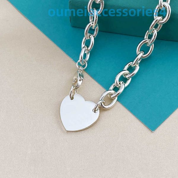 2024 Schmuck-Designer-Marken-Halsketten v Mijin New Peach Plating White Gold Love Shaped Pendant Style Einfacher und personalisierter Small Crowd Collar