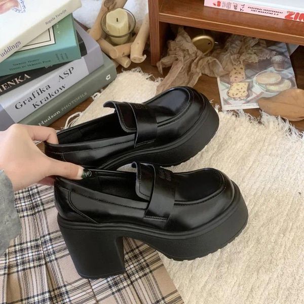 Scarpe eleganti 2024 Primavera Autunno da donna in morbida pelle stile inglese moda testa tonda tacco centrale design tinta unita femminile