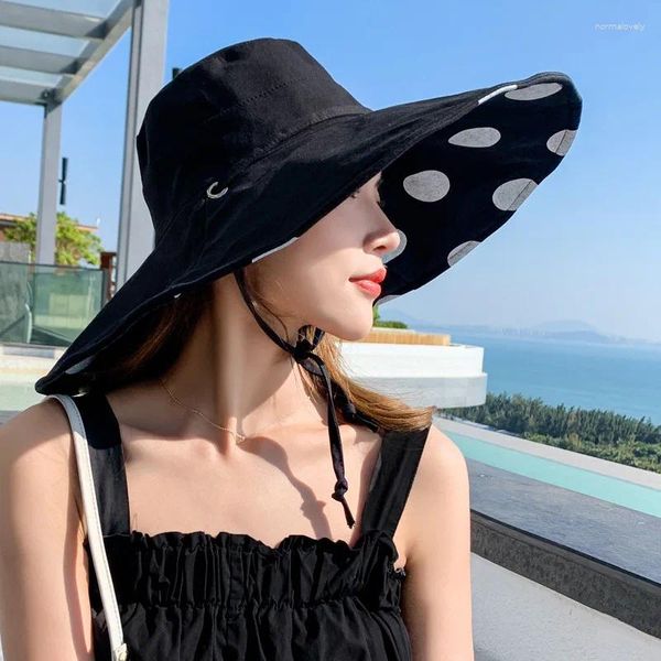 Berets Coreano Chapéu Feminino Verão Grande Brim Sun Polka Dot Dupla Face Broad-Brimmed Proteção Balde À Prova de Vento