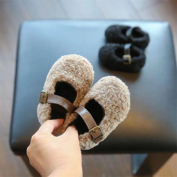 Stivali di pelliccia moda autunno e inverno per bambini Bambina principessa Peluche per il calore Danza Matrimonio Bambini Scarpe nate per bambini 240220