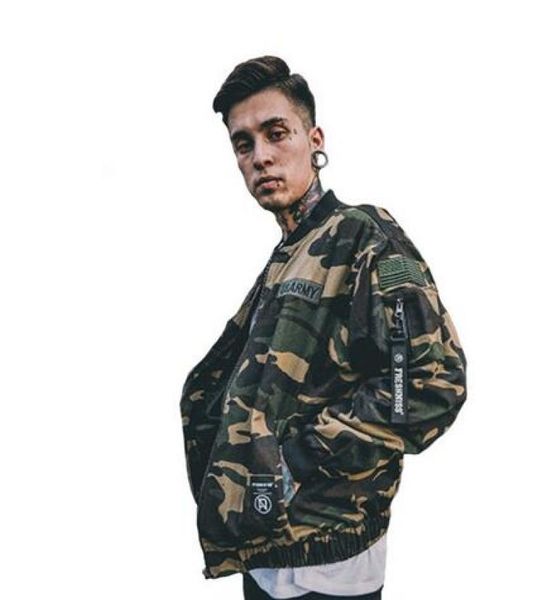 Japanische Männer039s Kleidung Herbst Camouflage Military Stil abzeichen bestickt MA1 bomber jacke männlichen baseball mantel veste homme1540257