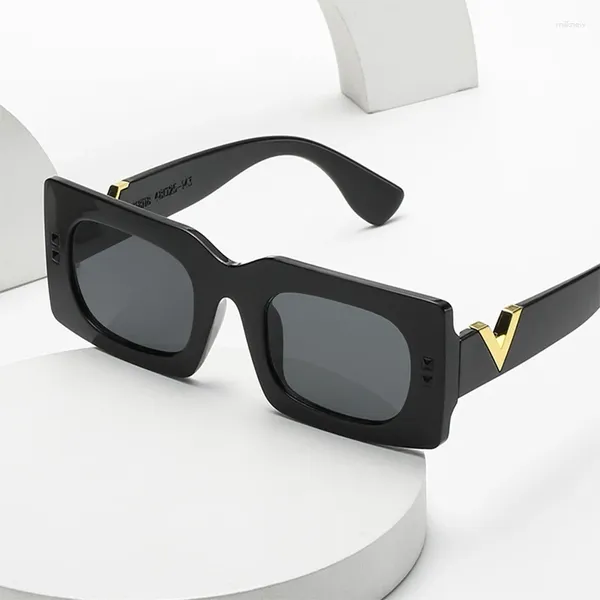 Sonnenbrille Brief V Kleine Quadrat Für Frauen Männer Mode Trend Fahren Rechteck Sonnenbrille Marke Design Männliche Damen Brillen 2024