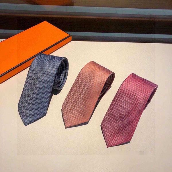 Cravatte firmate Cravatte da uomo Cravatte da uomo in seta moda Stampa lettera Cravatta fatta a mano per il tempo libero d'affari Lusso di alta qualità O3TA