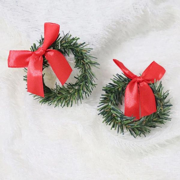 Fiori decorativi 10 pezzi Piccola ghirlanda di Natale Ornamenti per porte Decor Ghirlanda Innamorato Anelli da tavolo Pigne per pilastri