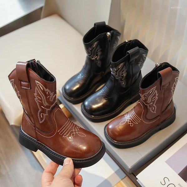 Stivali 2024 Ricamo Ragazze Cowboy Pelle PU Punta tonda Zip Bambini Scarpe corte a metà polpaccio Solido Moda per bambini