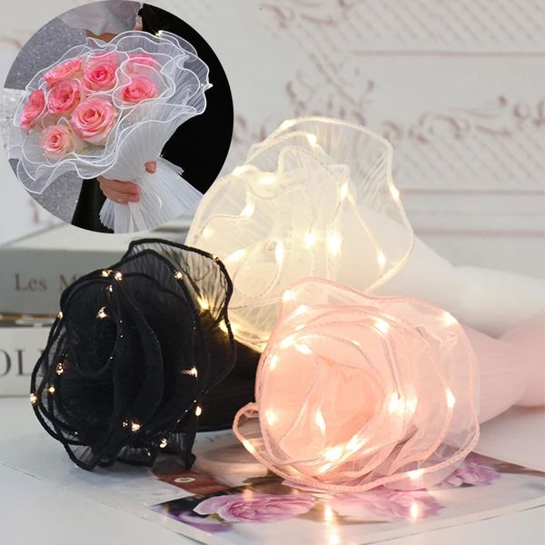 Carta da regalo per fiori in filato ondulato con luci a led San Valentino Bouquet da sposa Confezione regalo Rete in pizzo per decorazioni per fioristi 240228