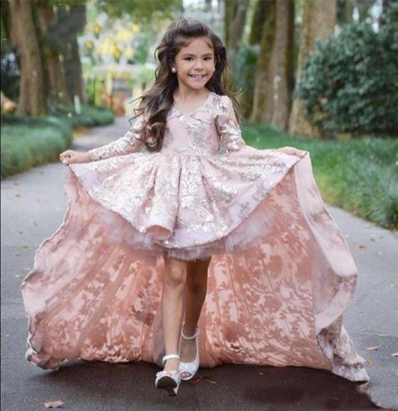 Abiti da spettacolo per ragazze a maniche lunghe con maniche lunghe rosa perla Applique in pizzo con volant Sweep Train Abiti da ballo per bambini69417142561713