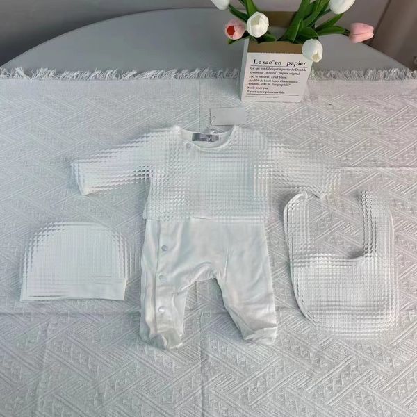 Set di abbigliamento per neonati per neonati per neonati set da ragazzi ragazze a manica a manica piena tute morbide rompers berettiera 3pcs/set tuta d001