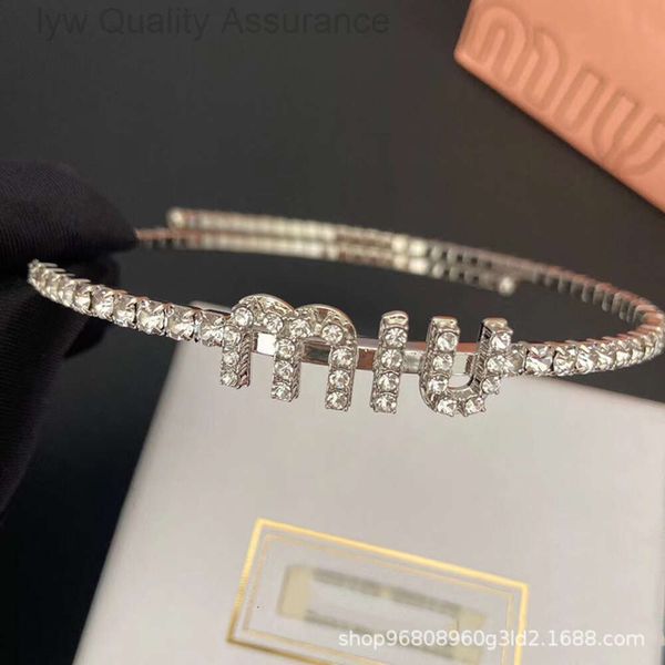 Designer-miuimiui-Halskette Miao Jiaman Diamond Choker ist eine beliebte Internet-Berühmtheit mit dem gleichen Buchstaben Miu Collarl Ittlef Airyp Rincessa Ndc Elebritya Ree Xquis