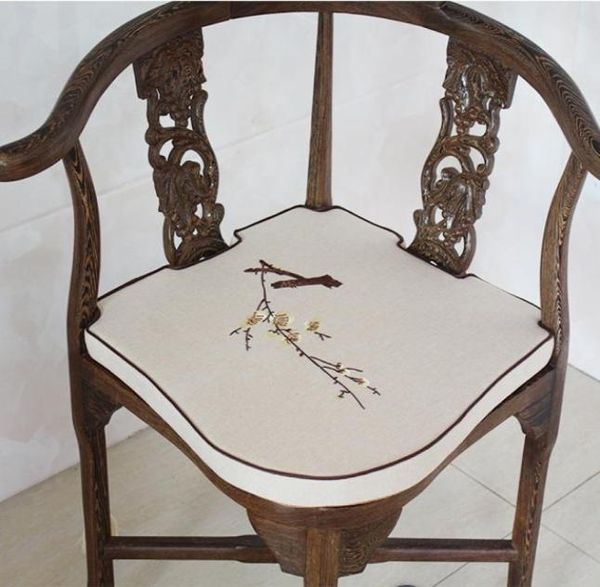 Almofada de assento de flor de ameixa bordada fina cadeira trigon antiderrapante almofadas de assento irregular almofadas de linho de algodão chinês assentos 8215045