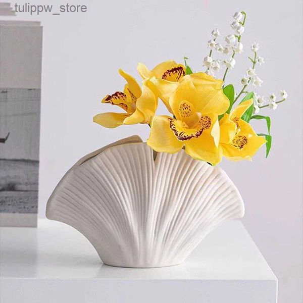 Vasi Minimalista a forma di conchiglia Vaso in ceramica Vaso da fiori Piante in vaso Disposizione floreale decorativa Decorazione da scrivania Vasi in porcellana L240309