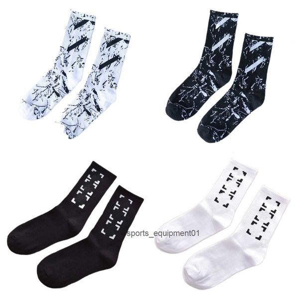 2024 hochwertige Baumwoll-Sportsocken mit gestreiftem Street-Basketball für Männer und Frauen OFF CDI7