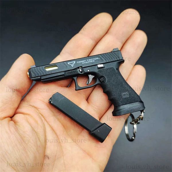 Pistola Giocattoli 34 TTI Shell Eject Mini Pistola Portachiavi 1/3 Miniatura Pistola in metallo Portachiavi Ciondolo Ornamento Regalo per Fan dell'Esercito Modello Collezione T240309