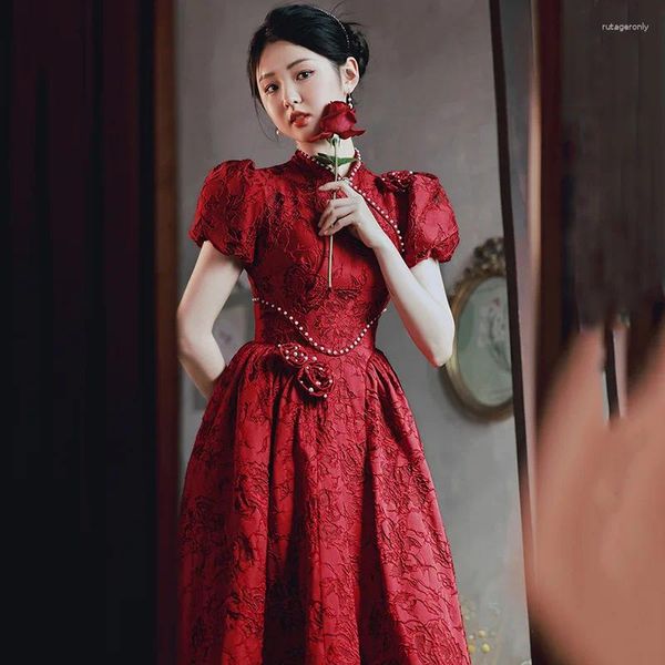 Ethnische Kleidung Burgunderrote Kleider im chinesischen Stil Elegante Puffärmel Qipao Verbesserte Vestidos de Festa Brautdame Romantische Blumen-Cheongsams