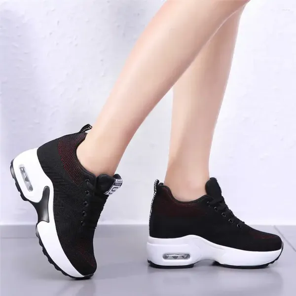 Scarpe casual in maglia con zeppa suola da tennis originale da donna 2024 Vulcanize scarpe da ginnastica colorate per donne marche sportive modelli Sapatenis