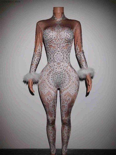 Vestidos Sexy Urbanos Sexy Branco Lace Strass Macacão Mulher Cantor Stage Bodysuit Come Party Comemore Unitard Glisten Stones Outfit Baileisi L240309