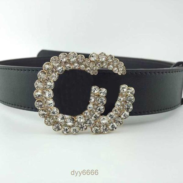 Cintos Street Fashion Womens New Designer Belt Mulheres Mens Designers Cintura Casual com Diamantes Letras Suave Fivela Adyy