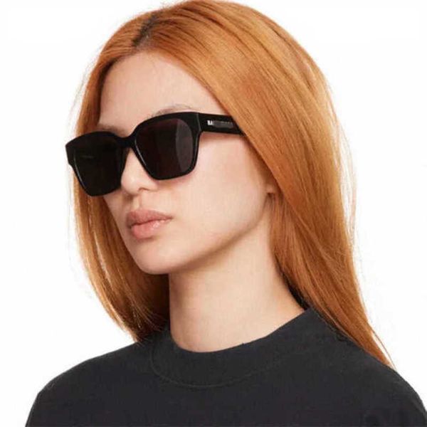 2024 Designer de luxo Off Designer de luxo Novos óculos de sol masculinos e femininos fora da marca de Paris B Moda feminina Rede Red Mesmo estilo Large Frame BB0215