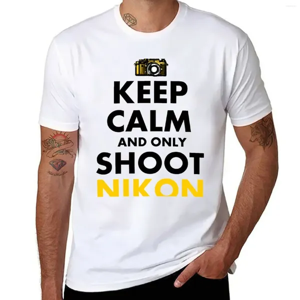 Regatas masculinas Mantenha a calma e apenas atire na Nikon Camisetas gráficas Camisetas