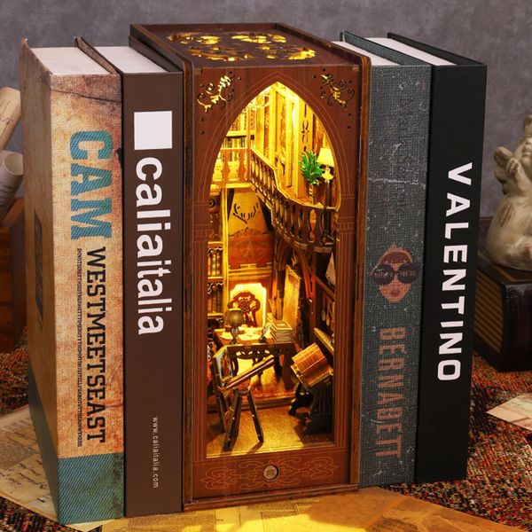 Миниатюрный кукольный домик «сделай сам», угловой набор для книги, 3D деревянная полка для написания, вставка, украшение с сенсорным светом, креативный подставка для книг, подарок 240305