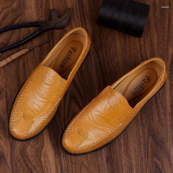 Scarpe casual 2024 per uomini Business Stylish Mens Slip on Leather Classic Wedding Might