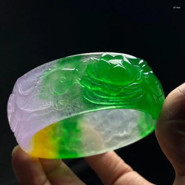 Bangle Nature Un braccialetto di giada birmana verde ghiaccio alto e giadeite certificato da 61 mm