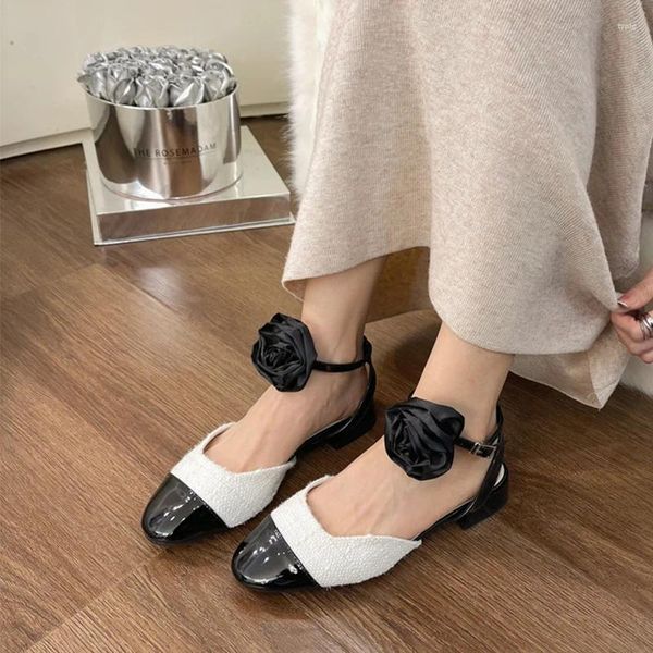 Sandals Çiçek Kadınlar Mary Janes Flats Ayakkabı Tasarımcısı Yaz Elbisesi Lolita 2024 Yürüyüş terlikleri slaytları Mujer Zapatillas