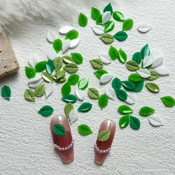 Decorações de arte de unhas 50 peças acessórios de folha pequena verde multi cores simulação amuletos de resina faça você mesmo suprimentos de unhas de primavera