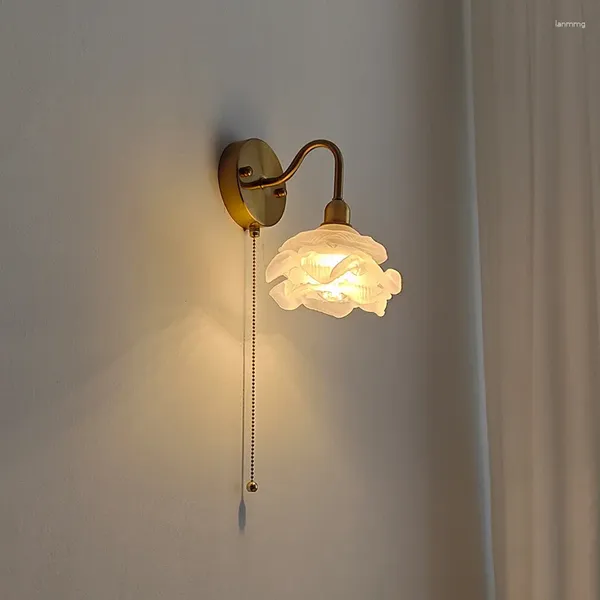 Lampada da parete Luci a LED per la decorazione domestica Corpo in rame Paralume satinato e trasparente Base lampadina E27 AC 100-240 V