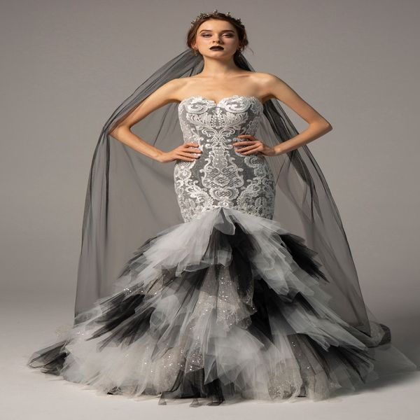 Abiti da sposa a sirena in bianco e nero avorio Abiti gotici con volant a cuore e gonna abito da sposa formale con colore personalizzato Made212p