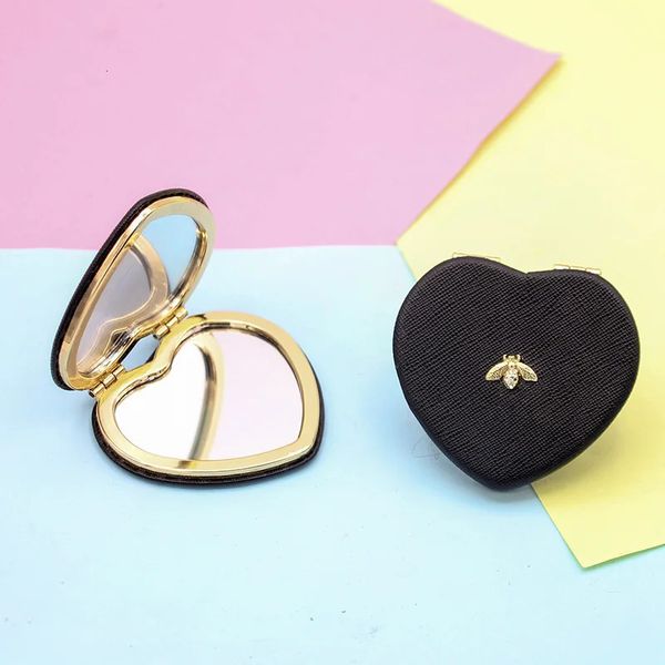 San Valentino Piccola ape mini specchio per il trucco specchio tascabile compatto bifacciale Specchio per trucco portatile pieghevole a forma di cuore da donna 240228