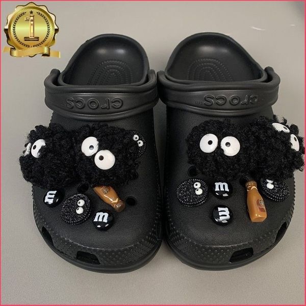 Ciondoli con palla di pelo fresco Designer fai da te biscotto lacci delle scarpe fibbia sneaker fascino per CROC JIBS zoccoli bambini ragazzi donne ragazze233I