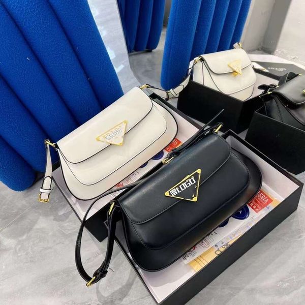 Kaufen Sie Factory Designed Bags Box Womens Bag New Triangle Law Stick Dumpling Bright Face Underarm Shoulder Handheld