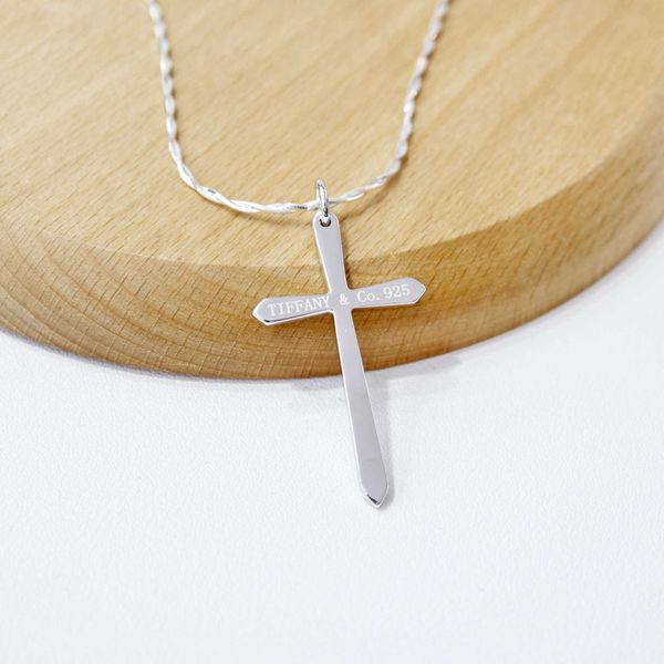 Collana con pendente a forma di croce alla moda della famiglia T, placcato in platino, in argento sterling S925, lo stesso stile per uomini e donne