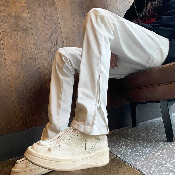 Calça jeans masculina slim fit branca, estilo vibe de outono, babados e bonito, com zíper, divisão levantada, micro queimado, perna reta