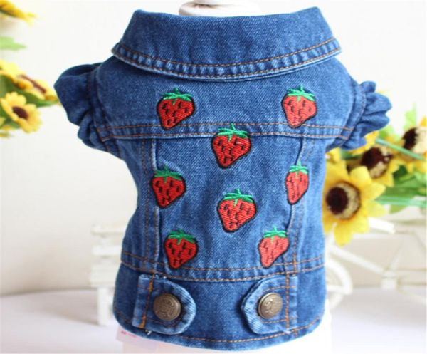 Nuovo design ricamato fragola primavera vestiti per cani all'aperto passeggiate fuori cani forniture cucciolo di chihuahua per gilet per cani di piccola taglia Apparel1553666