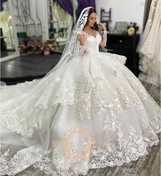 Wunderschöne Spitze Ballkleid Brautkleider Prinzessin mit langen Ärmeln V-Ausschnitt Rüschen Schichten Kapelle Zug Brautkleid Vestidos De Novia2748922