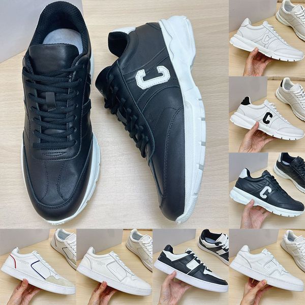 24SS Fashion Female Designer Run Series Sneakers Logo-Print aus weichem Narbenleder, atmungsaktives Mesh-Leder, Patchwork, rutschfest, große Sohle, verschleißfeste Damen-Sportschuhe