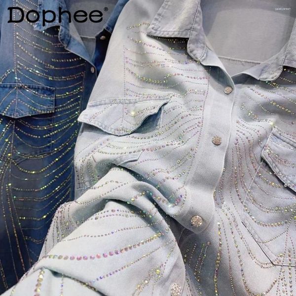 Женские блузки Модная блузка для бурения Женская весна 2024 Голубая свободная джинсовая рубашка с лацканами с защитой от солнца Рубашки средней длины с длинными рукавами