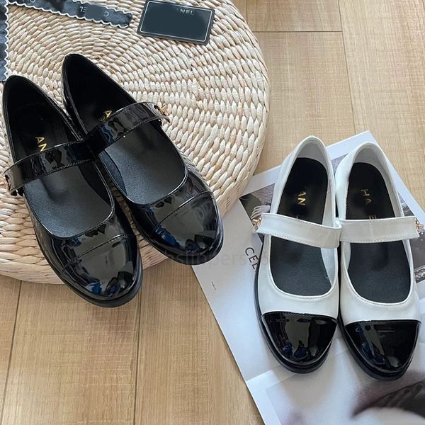 Sapatilhas de balé de luxo de designer combinadas com retalhos preto e branco couro genuíno antiderrapante sem mangas dedo do pé redondo minimalista clássico feminino sapatos formais