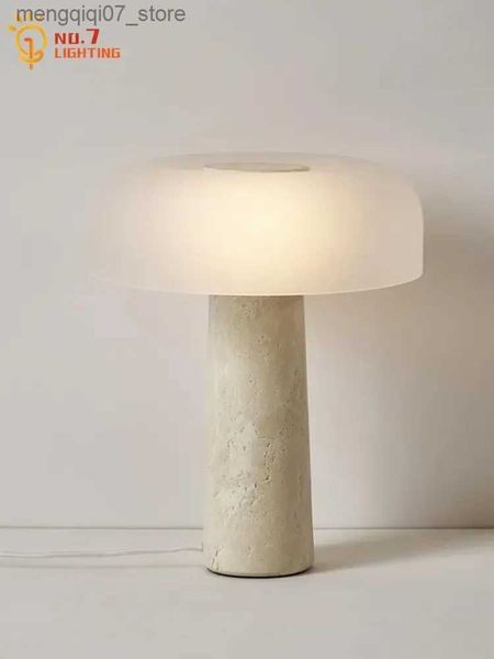 Paralumi Lampada da tavolo a fungo di lusso dal design nordico Lampada da tavolo a LED in pietra di marmo per interni Luci da scrivania per decorazioni natalizie Soggiorno Divano Comodino L240311