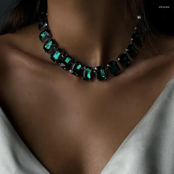 Collana girocollo in cristallo verde di lusso per le donne Accessori per gioielli con cubo rettangolare geometrico