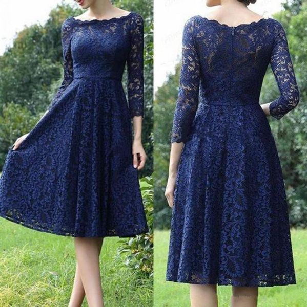 Elegante na altura do joelho Aline Royal Blue Lace Vestidos de dama de honra Bateau 34 Mangas compridas Vestido de festa de casamento Cheap3999506