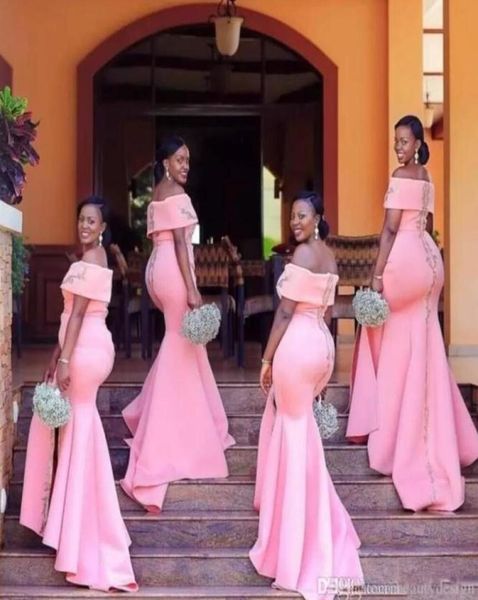 2022 Nigerianische Afrikanische Arabische Rosa Meerjungfrau Brautjungfernkleider Schulterfrei Bodenlangen Trauzeugin Kleider Split Abendkleider P2450404