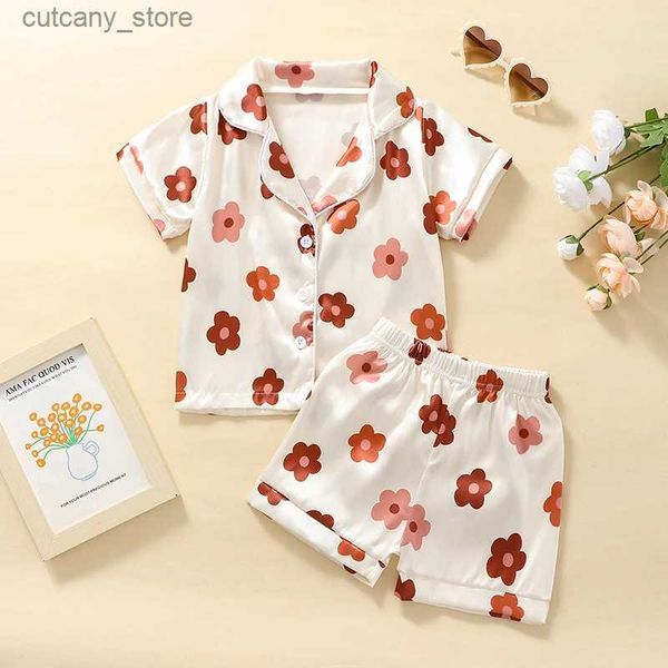 Camisetas EWODOS 1-7 anos Criança Bebê Crianças Meninas Casual Pijama Terno Floral Estampado Manga Curta Bolso Frontal Lapela Tops + Calças Curtas Conjuntos L240311