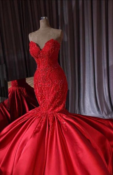Luxus Dubai Red Perlen Meerjungfrau Brautkleider 2020 Neue Spitze Kristall Trompete Brautkleider Königlichen Zug Schatz Robe De Mariee1903117