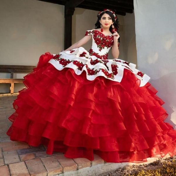 Бело-красные платья Quinceanera с многоярусной юбкой, бальное платье с вышивкой, корсет на шнуровке, платье Sweet 16, платье de xv a os300k