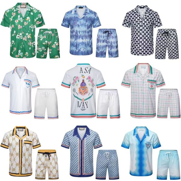 Primavera e verão novo padrão digital carta impressão camisa de manga curta calças de praia camisa de lapela de meia manga masculina solta shorts versáteis conjunto