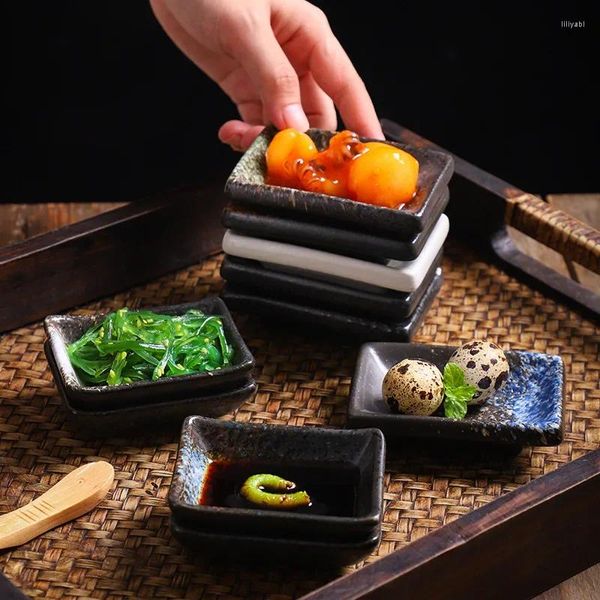 Pratos 4 pcs Pratos de Cerâmica de Estilo Japonês Canto Comercial Sushi Restaurante Tempero Molho de Soja Vinagre Atacado