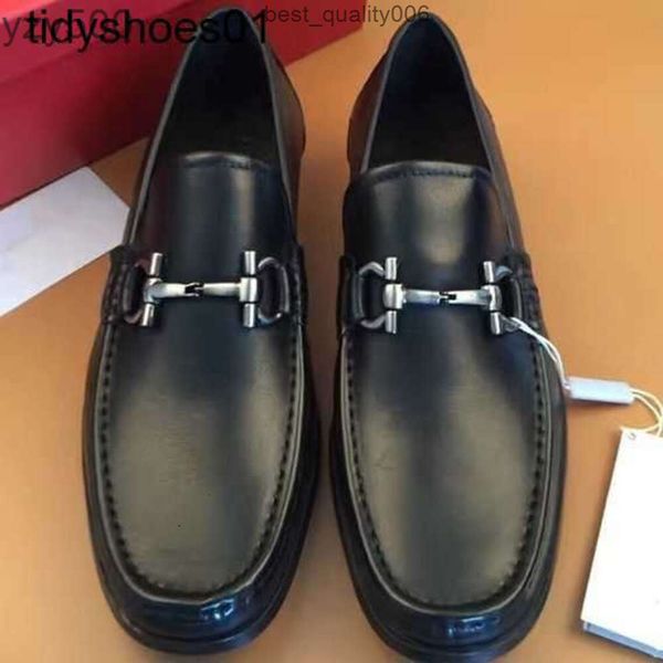 Feragamo Ferra versão europeia sapatos masculinos de couro traje formal sapatos de couro genuíno com sola macia sapatos de couro casuais de negócios fivela de ferradura Lefu Sh ACB4